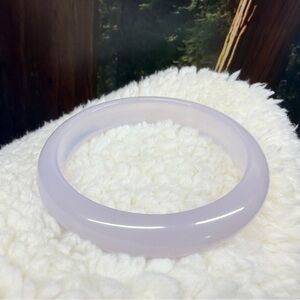 Elegant Lavender Bangle Bracelet